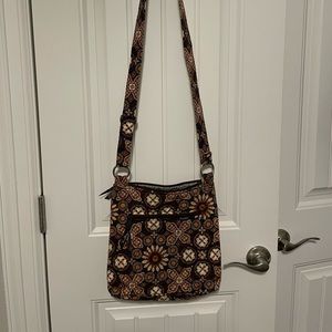 Vera Bradley crossbody with neutral colors.